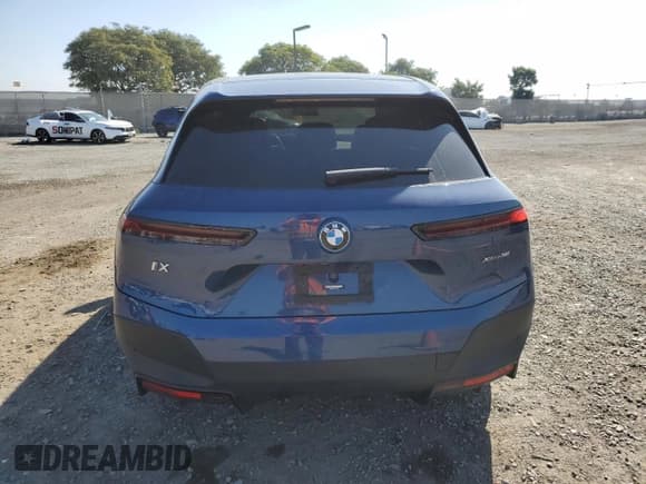 ✅ 2022 BMW iX xDrive50 • VIN: WB523CF05NCK62381 • Лот: 87127045. Опубликован ранее на Copart с пробегом 31 570 миль. Бесплатный доступ к архиву аукционных продаж из США и подробный отчёт об истории автомобиля на DreamBid. Изображение 6.