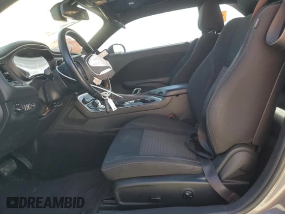 ✅ 2018 Dodge Challenger SXT • VIN: 2C3CDZAG0JH334743 • Lot: 92012645. Listed on Copart with 44,514 mi. Free auction sales archive from the USA and detailed vehicle history report at DreamBid. Image 7.