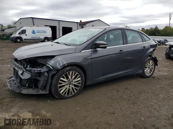 ✅ 2018 Ford Focus Titanium • VIN: 1FADP3J27JL323319 • Лот: 86309165. Опубликован ранее на Copart с пробегом 154 342 миль. Бесплатный доступ к архиву аукционных продаж из США и подробный отчёт об истории автомобиля на DreamBid. Изображение 1.