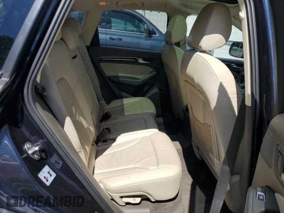 ✅ 2017 Audi Q5 Premium • VIN: WA1C2AFP7HA099806 • Lot: 65737445. Wystawiony na Copart z przebiegiem 127 833 mil. Bezpłatny archiwum sprzedaży aukcyjnych z USA i szczegółowy raport historii pojazdu na DreamBid. Zdjęcie 11.