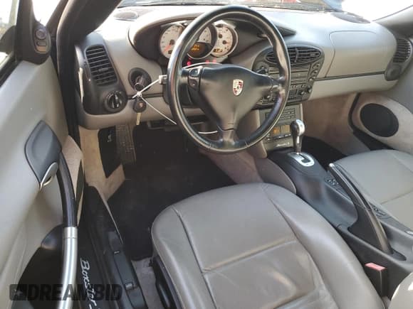 ✅ 2002 Porsche Boxster S • VIN: WP0CB29822U662363 • Lot: 89510985. Wystawiony na Copart z przebiegiem 104 125 mil. Bezpłatny archiwum sprzedaży aukcyjnych z USA i szczegółowy raport historii pojazdu na DreamBid. Zdjęcie 8.