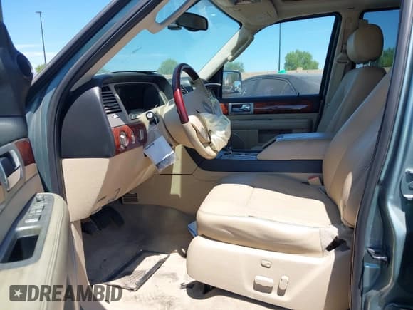 ✅ 2005 Lincoln Navigator Luxury • VIN: 5LMFU27585LJ12992 • Lot: 43016926. Listed on IAAI with 108,246 mi. Free auction sales archive from the USA and detailed vehicle history report at DreamBid. Image 5.