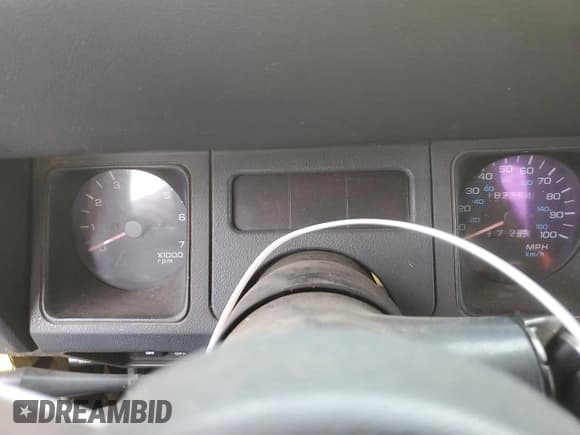 ✅ 1992 Jeep Wrangler • VIN: 2J4FY29S5NJ553428 • Lot: 84649565. Wystawiony na Copart z przebiegiem 182 364 mil. Bezpłatny archiwum sprzedaży aukcyjnych z USA i szczegółowy raport historii pojazdu na DreamBid. Zdjęcie 9.