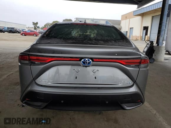 ✅ 2022 Toyota Mirai XLE • VIN: JTDAAAAA6NA004103 • Lot: 90717675. Listed on Copart with 34,855 mi. Free auction sales archive from the USA and detailed vehicle history report at DreamBid. Image 6.