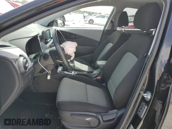 ✅ 2018 Hyundai Kona SEL • VIN: KM8K2CAA1JU177674 • Лот: 69954884. Опубликован ранее на Copart с пробегом 76 341 миль. Бесплатный доступ к архиву аукционных продаж из США и подробный отчёт об истории автомобиля на DreamBid. Изображение 7.