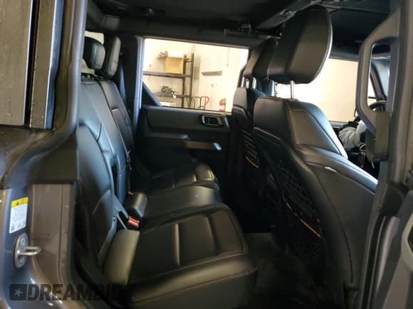 ✅ 2021 Ford Bronco • VIN: 1FMEE5DP2MLB06896 • Lot: 80565015. Wystawiony na Copart z przebiegiem 82 571 mil. Bezpłatny archiwum sprzedaży aukcyjnych z USA i szczegółowy raport historii pojazdu na DreamBid. Zdjęcie 11.