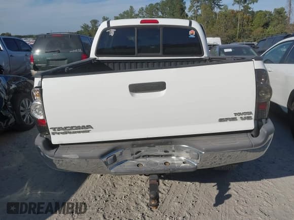 ✅ 2007 Toyota Tacoma PreRunner • VIN: 5TEJU62N27Z343052 • Lot: 43474182. Listed on IAAI with 202,629 mi. Free auction sales archive from the USA and detailed vehicle history report at DreamBid. Image 16.
