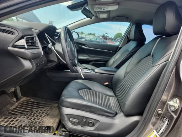 2020 Toyota Camry SE with VIN 4T1G11BKXLU006588, listed as a Copart auction lot 61830465 with 85,783 mi miles and Salvage title. Bid and sale history available at DreamBid. Image 7.