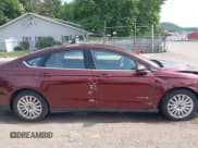 ✅ 2016 Ford Fusion S Hybrid • VIN: 3FA6P0UU7GR405548 • Лот: 42431290. Опубликован ранее на IAAI с пробегом 120 263 миль. Бесплатный доступ к архиву аукционных продаж из США и подробный отчёт об истории автомобиля на DreamBid. Изображение 13.