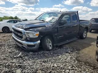 2019 Ram 1500 Tradesman z VIN 1C6SRFCT7KN560912, wystawiony jako Copart lot #70152415 z przebiegiem 119 344 mil mil oraz Szkoda całkowita • Salvage title. Historia ofert i sprzedaży dostępna na DreamBid. Obrazek 1.