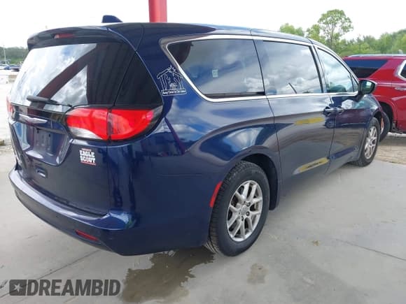✅ 2018 Chrysler Pacifica LX • VIN: 2C4RC1CG4JR117679 • Lot: 43132213. Wystawiony na IAAI z przebiegiem 106 872 mil. Bezpłatny archiwum sprzedaży aukcyjnych z USA i szczegółowy raport historii pojazdu na DreamBid. Zdjęcie 4.