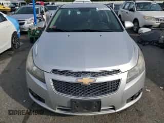 2012 Chevrolet Cruze 2LT z VIN 1G1PG5SC6C7362319, wystawiony jako Copart lot #82079395 z przebiegiem 197 417 mil mil oraz Czysty tytuł • Clean title. Historia ofert i sprzedaży dostępna na DreamBid. Obrazek 5.