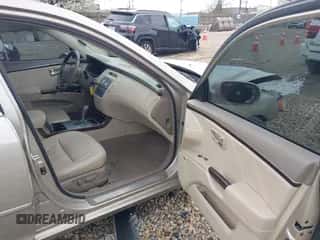 2009 Hyundai Azera Limited с VIN KMHFC46FX9A343230, выставлен на аукционе IAAI как лот 42107823 с пробегом 26 319 миль миль и . История ставок и продаж доступна на DreamBid. Изображение 5.