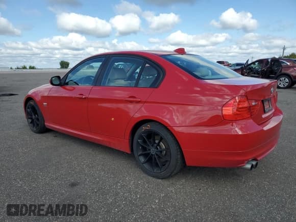 ✅ 2011 BMW 3 Series 328i xDrive • VIN: WBAPK7C55BA972891 • Лот: 81727405. Опубликован ранее на Copart с пробегом 152 536 миль. Бесплатный доступ к архиву аукционных продаж из США и подробный отчёт об истории автомобиля на DreamBid. Изображение 2.