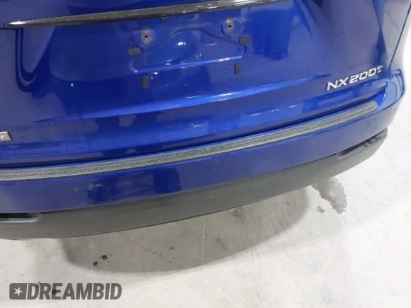 ✅ 2017 Lexus NX 200t • VIN: JTJBARBZ8H2100642 • Lot: 43174928. Wystawiony na IAAI z przebiegiem 105 537 mil. Bezpłatny archiwum sprzedaży aukcyjnych z USA i szczegółowy raport historii pojazdu na DreamBid. Zdjęcie 18.