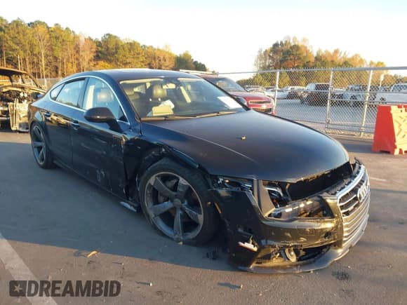 ✅ 2012 Audi A7 Prestige • VIN: WAUSGAFC8CN001381 • Lot: 43621268. Wystawiony na IAAI z przebiegiem 120 071 mil. Bezpłatny archiwum sprzedaży aukcyjnych z USA i szczegółowy raport historii pojazdu na DreamBid. Zdjęcie 1.