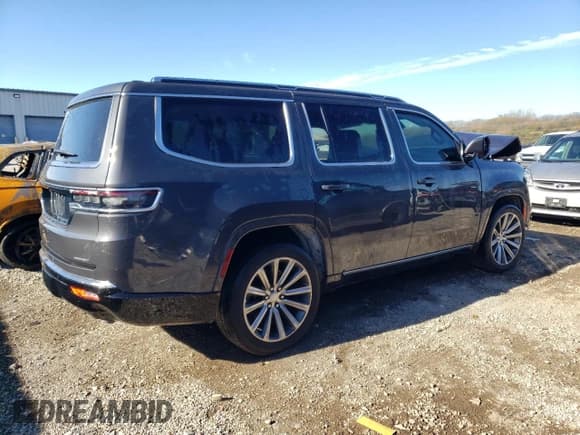 ✅ 2023 Jeep Grand Wagoneer Series II Obsidian • VIN: 1C4SJVFJ7PS530192 • Лот: 79361124. Опубликован ранее на Copart с пробегом 33 730 миль. Бесплатный доступ к архиву аукционных продаж из США и подробный отчёт об истории автомобиля на DreamBid. Изображение 3.