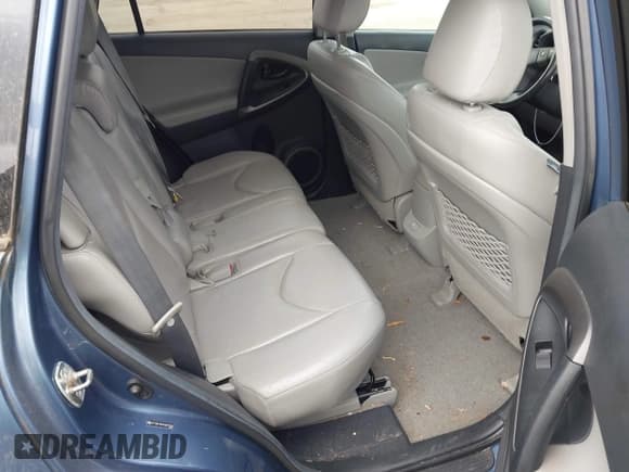 ✅ 2012 Toyota RAV4 Limited • VIN: 2T3DF4DV4CW253562 • Lot: 43707356. Wystawiony na IAAI z przebiegiem 125 723 mil. Bezpłatny archiwum sprzedaży aukcyjnych z USA i szczegółowy raport historii pojazdu na DreamBid. Zdjęcie 8.