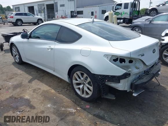 ✅ 2013 Hyundai Genesis Coupe Premium • VIN: KMHHT6KD1DU090069 • Lot: 42094630. Wystawiony na IAAI z przebiegiem 86 294 mil. Bezpłatny archiwum sprzedaży aukcyjnych z USA i szczegółowy raport historii pojazdu na DreamBid. Zdjęcie 3.