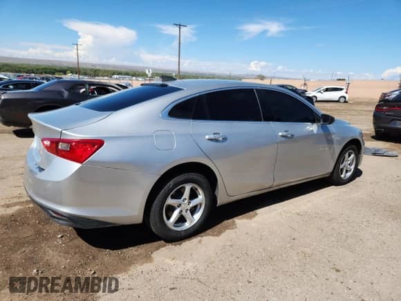 2018 Chevrolet Malibu LS z VIN 1G1ZB5ST7JF188710, wystawiony jako Copart lot #84629295 z przebiegiem 105 452 mil mil oraz Szkoda całkowita • Salvage title. Historia ofert i sprzedaży dostępna na DreamBid. Obrazek 3.