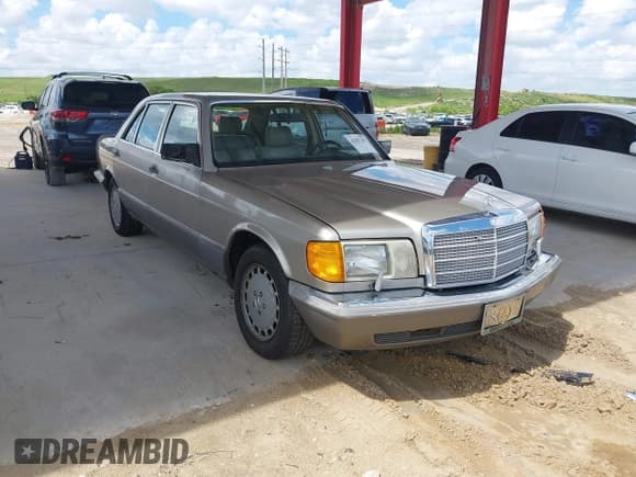 ✅ 1987 Mercedes-Benz 420 SEL • VIN: WDBCA35DXHA340557 • Lot: 42507501. Wystawiony na IAAI z przebiegiem 69 027 mil. Bezpłatny archiwum sprzedaży aukcyjnych z USA i szczegółowy raport historii pojazdu na DreamBid. Zdjęcie 1.