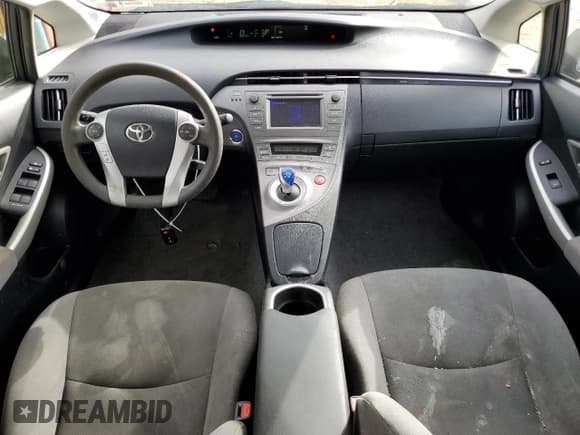 ✅ 2014 Toyota Prius Two • VIN: JTDKN3DU3E1760577 • Lot: 81488685. Listed on Copart with 149,931 mi. Free auction sales archive from the USA and detailed vehicle history report at DreamBid. Image 8.