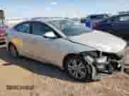 2017 Hyundai Elantra SE z VIN 5NPD84LFXHH185013, wystawiony jako Copart lot #68699365 z przebiegiem 81 953 mil mil oraz Nie do naprawy • Non repairable. Historia ofert i sprzedaży dostępna na DreamBid. Obrazek 4.