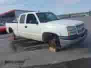 2005 Chevrolet Silverado 1500 Z71 z VIN 1GCEK19Z45Z332906, wystawiony jako IAAI lot #43412102 z przebiegiem 239 606 mil mil oraz . Historia ofert i sprzedaży dostępna na DreamBid. Obrazek 1.