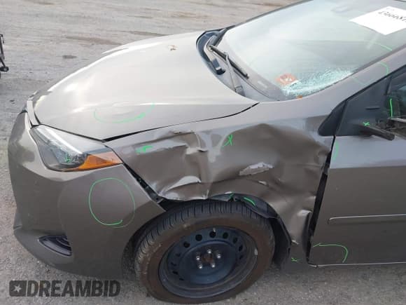 ✅ 2018 Toyota Corolla LE • VIN: 2T1BURHE9JC099877 • Lot: 43666812. Listed on IAAI with 179,795 mi. Free auction sales archive from the USA and detailed vehicle history report at DreamBid. Image 6.