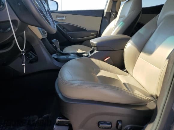 ✅ 2017 Hyundai Santa Fe 2.4L • VIN: 5NMZU3LB6HH017181 • Lot: 86410045. Listed on Copart with 87,760 mi. Free auction sales archive from the USA and detailed vehicle history report at DreamBid. Image 7.