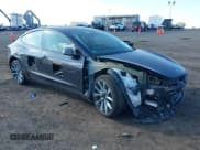 ✅ 2024 Tesla Model 3 • VIN: 5YJ3E1EA1RF749104 • Lot: 43182477. Wystawiony na IAAI z przebiegiem 18 569 mil. Bezpłatny archiwum sprzedaży aukcyjnych z USA i szczegółowy raport historii pojazdu na DreamBid. Zdjęcie 1.