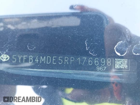 ✅ 2024 Toyota Corolla LE • VIN: 5YFB4MDE5RP176698 • Lot: 43660648. Listed on IAAI with 39,255 mi. Free auction sales archive from the USA and detailed vehicle history report at DreamBid. Image 9.