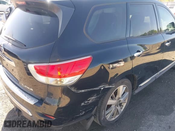 ✅ 2015 Nissan Pathfinder SV • VIN: 5N1AR2MNXFC709386 • Lot: 42010824. Listed on IAAI with 372,260 mi. Free auction sales archive from the USA and detailed vehicle history report at DreamBid. Image 6.