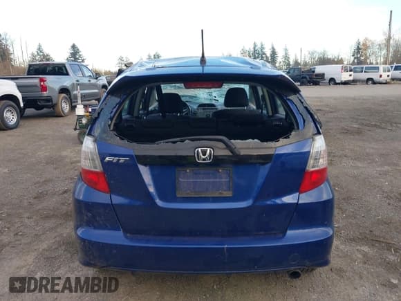 ✅ 2010 Honda Fit Sport • VIN: JHMGE8H49AC012586 • Lot: 43732654. Listed on IAAI with Not provided. Free auction sales archive from the USA and detailed vehicle history report at DreamBid. Image 16.