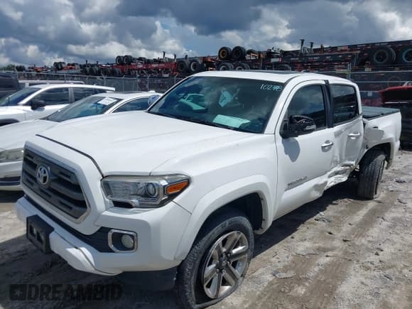✅ 2016 Toyota Tacoma Limited • VIN: 5TFGZ5AN7GX044896 • Лот: 42964591. Опубликован ранее на IAAI с пробегом 100 468 миль. Бесплатный доступ к архиву аукционных продаж из США и подробный отчёт об истории автомобиля на DreamBid. Изображение 18.