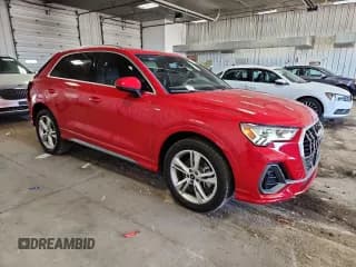 ✅ 2024 Audi Q3 S line Premium Plus • VIN: WA1EEDF31R1019447 • Lot: 80902645. Wystawiony na Copart z przebiegiem 12 721 mil. Bezpłatny archiwum sprzedaży aukcyjnych z USA i szczegółowy raport historii pojazdu na DreamBid. Zdjęcie 4.