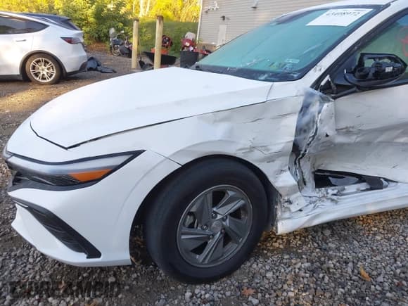 ✅ 2024 Hyundai Elantra SE • VIN: KMHLL4DGXRU761770 • Лот: 43408972. Опубликован ранее на IAAI с пробегом 28 538 миль. Бесплатный доступ к архиву аукционных продаж из США и подробный отчёт об истории автомобиля на DreamBid. Изображение 6.