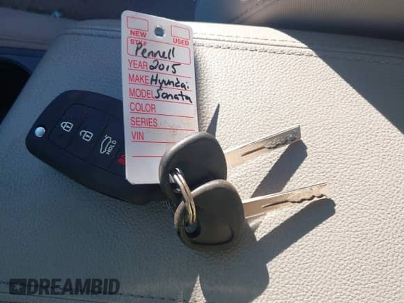 2015 Hyundai Sonata SE z VIN 5NPE24AF9FH170296, wystawiony jako IAAI lot #43568395 z przebiegiem 98 444 mil mil oraz . Historia ofert i sprzedaży dostępna na DreamBid. Obrazek 11.