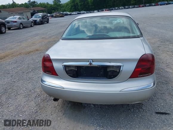 ✅ 1999 Lincoln Continental • VIN: 1LNHM97V5XY630004 • Лот: 42434619. Опубликован ранее на IAAI с пробегом 175 458 миль. Бесплатный доступ к архиву аукционных продаж из США и подробный отчёт об истории автомобиля на DreamBid. Изображение 17.