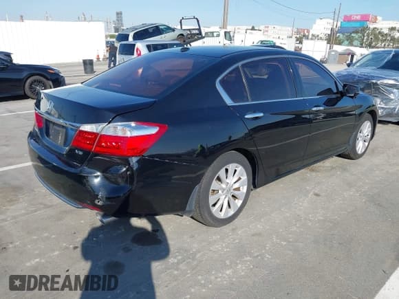 ✅ 2015 Honda Accord EX-L • VIN: 1HGCR3F84FA012531 • Lot: 43772975. Wystawiony na IAAI z przebiegiem 76 851 mil. Bezpłatny archiwum sprzedaży aukcyjnych z USA i szczegółowy raport historii pojazdu na DreamBid. Zdjęcie 4.