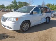 ✅ 2015 Chrysler Town & Country Touring L • VIN: 2C4RC1CGXFR676984 • Lot: 43214624. Listed on IAAI with 85,066 mi. Free auction sales archive from the USA and detailed vehicle history report at DreamBid. Image 17.