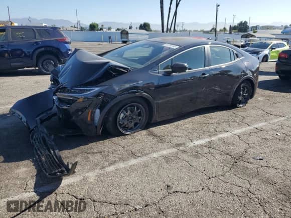 2025 Toyota Prius SE с VIN JTDACACU9S3049067, выставлен на аукционе Copart как лот 67230145 с пробегом 1 461 миль миль и Списание • Salvage title. История ставок и продаж доступна на DreamBid. Изображение 1.