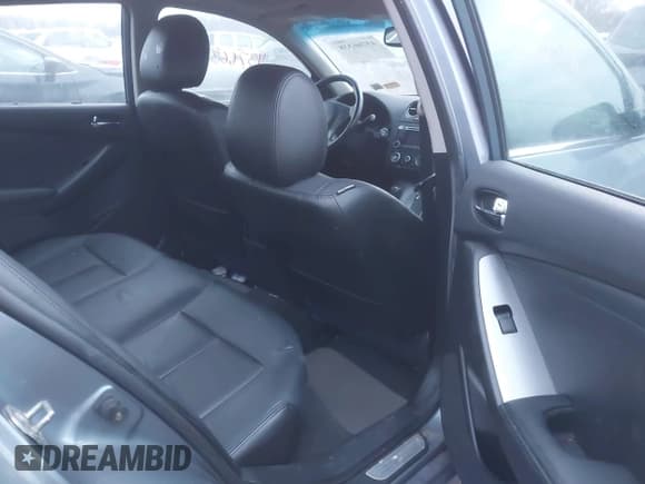 ✅ 2012 Nissan Altima SR • VIN: 1N4BL2AP1CN408799 • Lot: 43766338. Wystawiony na IAAI z przebiegiem 111 589 mil. Bezpłatny archiwum sprzedaży aukcyjnych z USA i szczegółowy raport historii pojazdu na DreamBid. Zdjęcie 8.