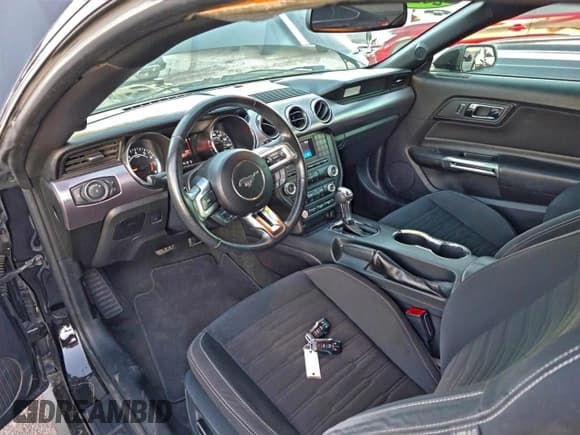 ✅ 2016 Ford Mustang EcoBoost Premium • VIN: 1FA6P8TH9G5295303 • Lot: 95805405. Wystawiony na Copart z przebiegiem 62 266 mil. Bezpłatny archiwum sprzedaży aukcyjnych z USA i szczegółowy raport historii pojazdu na DreamBid. Zdjęcie 9.