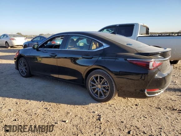 ✅ 2024 Lexus ES 300h Luxury • VIN: 58AEA1C1XRU041873 • Лот: 42297395. Опубликован ранее на Copart с пробегом 6 755 миль. Бесплатный доступ к архиву аукционных продаж из США и подробный отчёт об истории автомобиля на DreamBid. Изображение 2.