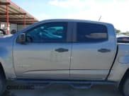 ✅ 2019 Chevrolet Colorado 2WD Work Truck • VIN: 1GCGSBEA5K1340098 • Lot: 43481894. Wystawiony na IAAI z przebiegiem 119 672 mil. Bezpłatny archiwum sprzedaży aukcyjnych z USA i szczegółowy raport historii pojazdu na DreamBid. Zdjęcie 14.