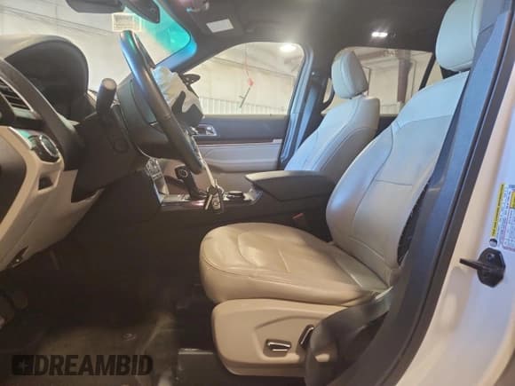 ✅ 2018 Ford Explorer Limited • VIN: 1FM5K8F8XJGB98229 • Lot: 92129885. Wystawiony na Copart z przebiegiem 101 557 mil. Bezpłatny archiwum sprzedaży aukcyjnych z USA i szczegółowy raport historii pojazdu na DreamBid. Zdjęcie 7.