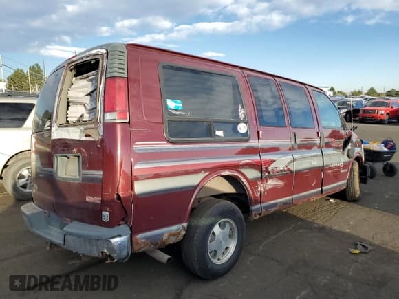 ✅ 2000 GMC Savana Cargo RV Conversion • VIN: 1GDFG15R0Y1133247 • Lot: 73437124. Wystawiony na Copart z przebiegiem 179 327 mil. Bezpłatny archiwum sprzedaży aukcyjnych z USA i szczegółowy raport historii pojazdu na DreamBid. Zdjęcie 3.