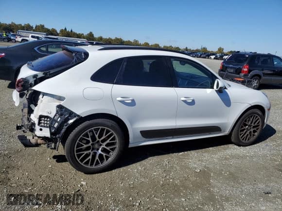 ✅ 2017 Porsche Macan GTS • VIN: WP1AG2A57HLB56535 • Lot: 86307095. Listed on Copart with 99,639 mi. Free auction sales archive from the USA and detailed vehicle history report at DreamBid. Image 3.