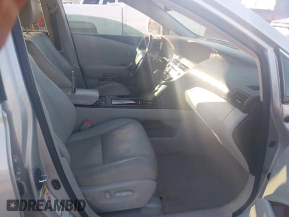 ✅ 2010 Lexus RX 350 • VIN: 2T2BK1BAXAC031032 • Lot: 43666430. Wystawiony na IAAI z przebiegiem 189 080 mil. Bezpłatny archiwum sprzedaży aukcyjnych z USA i szczegółowy raport historii pojazdu na DreamBid. Zdjęcie 5.